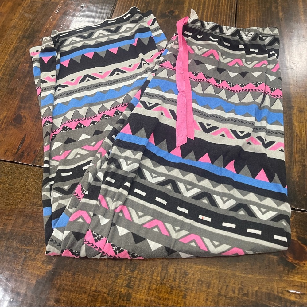 Women’s Aztec pj capris
